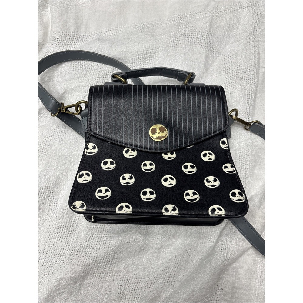 Used‎ Disney Lounge fly Night Before Christmas ,crossbody